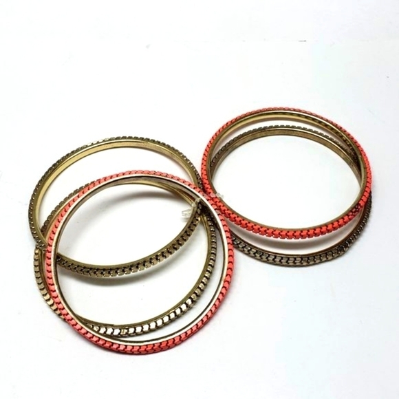 Women's Stunning Set of 5 Gold-tone & Salmon pink Colors Bangle Bracelets - Picture 8 of 8